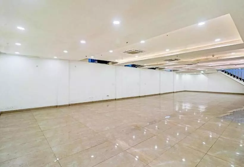 Hotelli Super Townhouse Sector 30 Near Botanic Garden Of Indian Republic