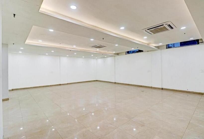 فندق Super Townhouse Sector 30 Near Botanic Garden Of Indian Republic