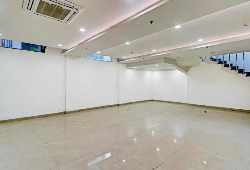 Hotelli Super Townhouse Sector 30 Near Botanic Garden Of Indian Republic