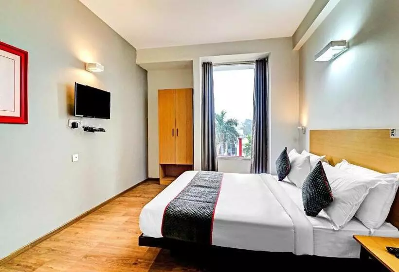 Hotelli Super Townhouse Sector 30 Near Botanic Garden Of Indian Republic