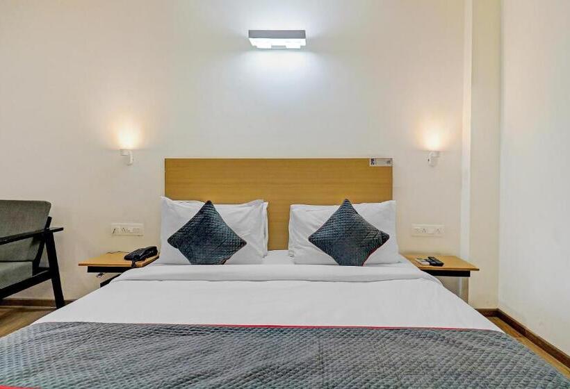 فندق Super Townhouse Sector 30 Near Botanic Garden Of Indian Republic