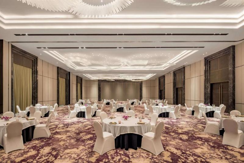 Hotel Radisson Blu  & Spa, Nashik