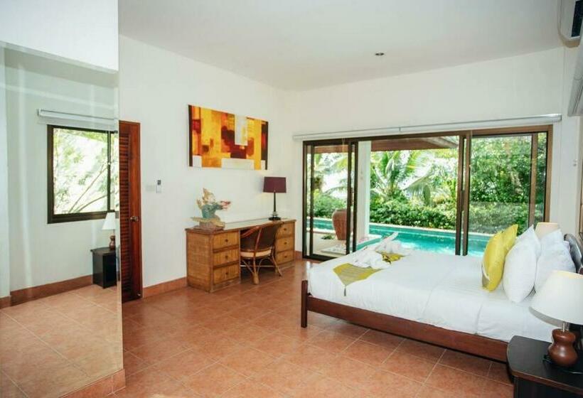 Secret Garden Villa 3br（pool/walk To Beach）