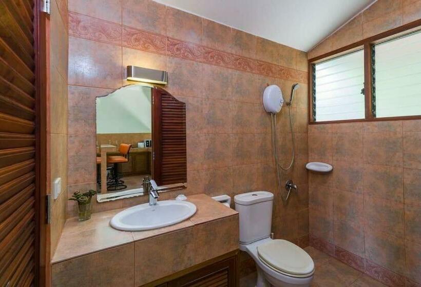 Secret Garden Villa 3br（pool/walk To Beach）