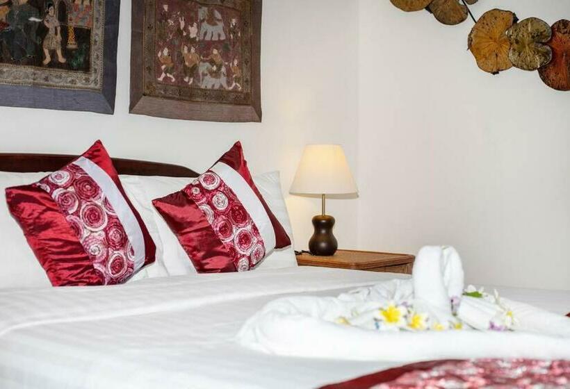 Secret Garden Villa 3br（pool/walk To Beach）