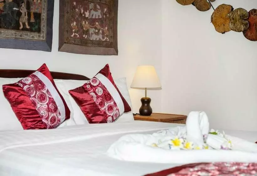 Secret Garden Villa 3br（pool/walk To Beach）