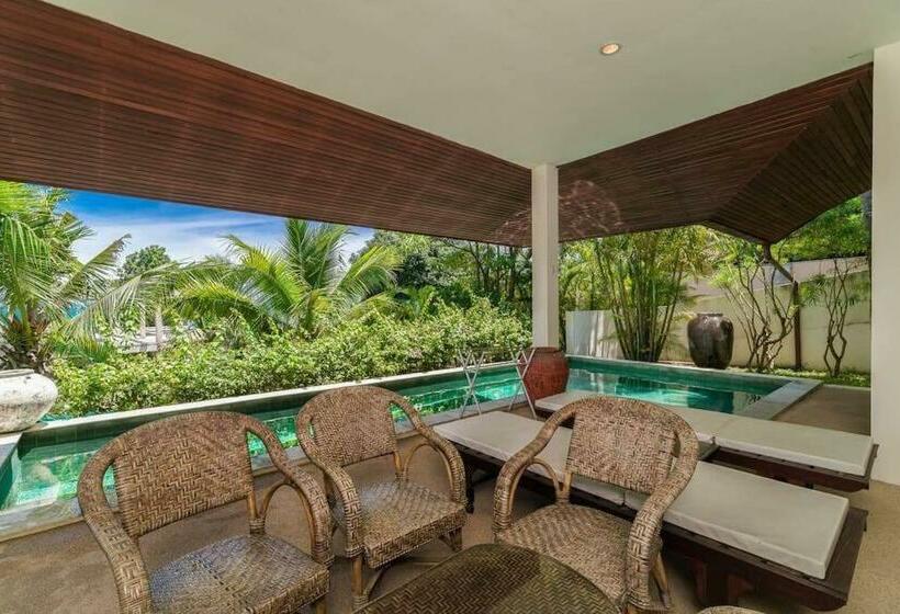 Secret Garden Villa 3br（pool/walk To Beach）