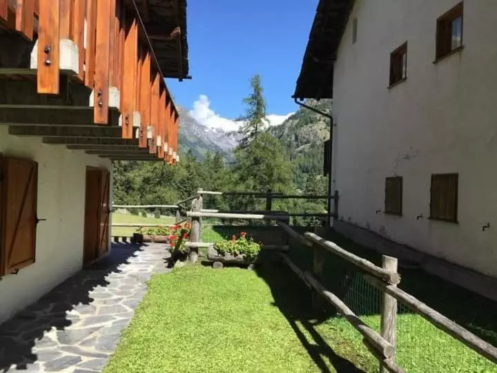 Casa Con Giardino