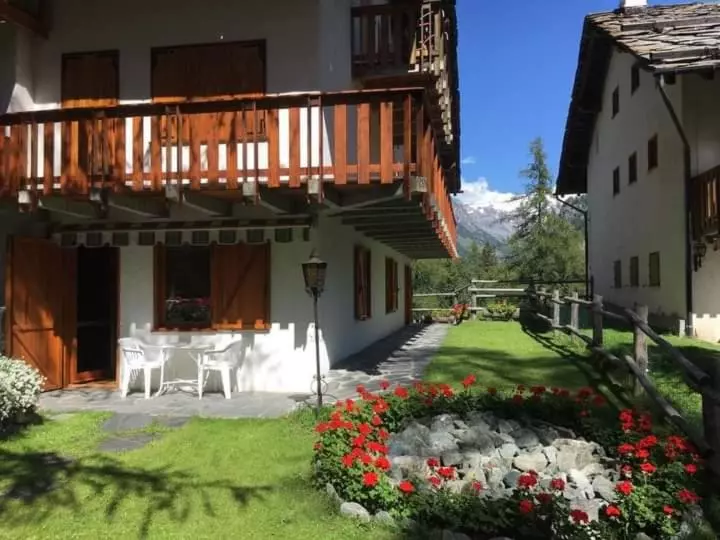 Casa Con Giardino