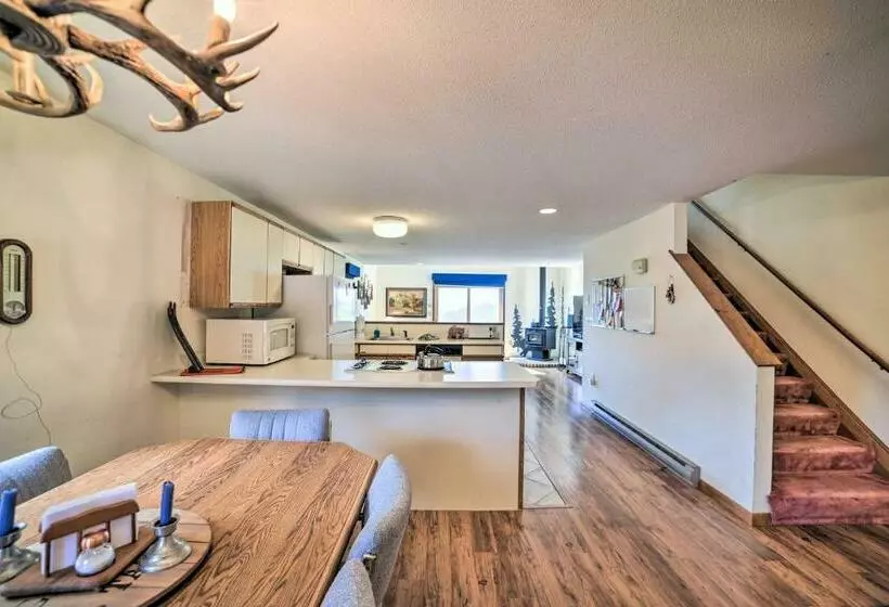 Cozy Campton Townhome With Sprawling Mtn Views