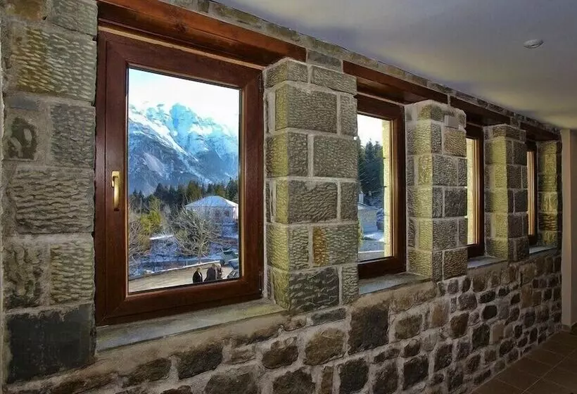 ホテル Anavasi Mountain Resort