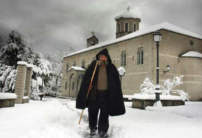 Отель Anavasi Mountain Resort