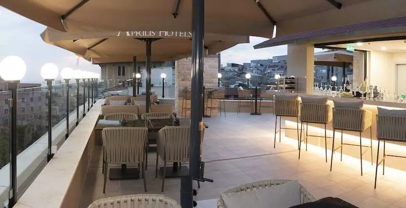 هتل Aprilis Deluxe