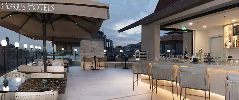 هتل Aprilis Deluxe
