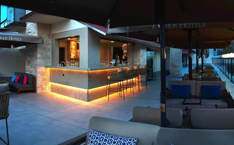 هتل Aprilis Deluxe