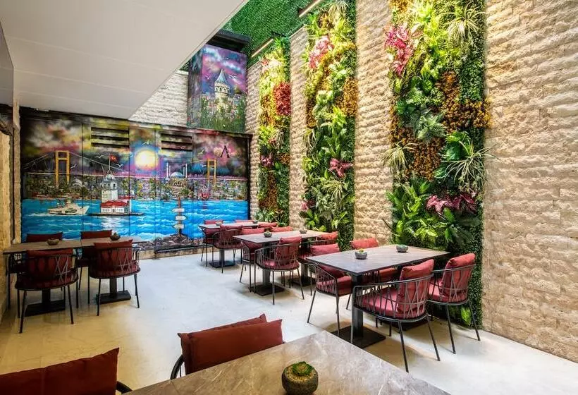 هتل Aprilis Deluxe