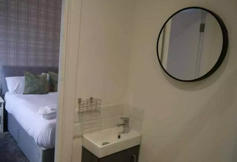 ユースホステル Caledonian Rooms