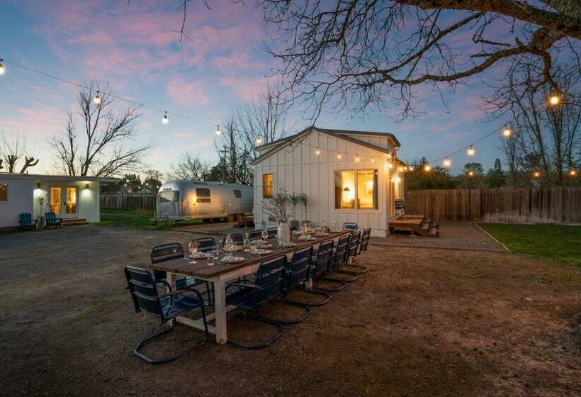 Coppola By Avantstay Explore The Wineries Near This Gorgeous Healdsburg Home W Bar Large Yard