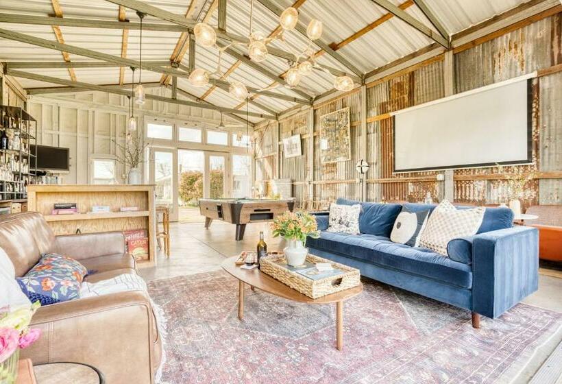 Coppola By Avantstay Explore The Wineries Near This Gorgeous Healdsburg Home W Bar Large Yard