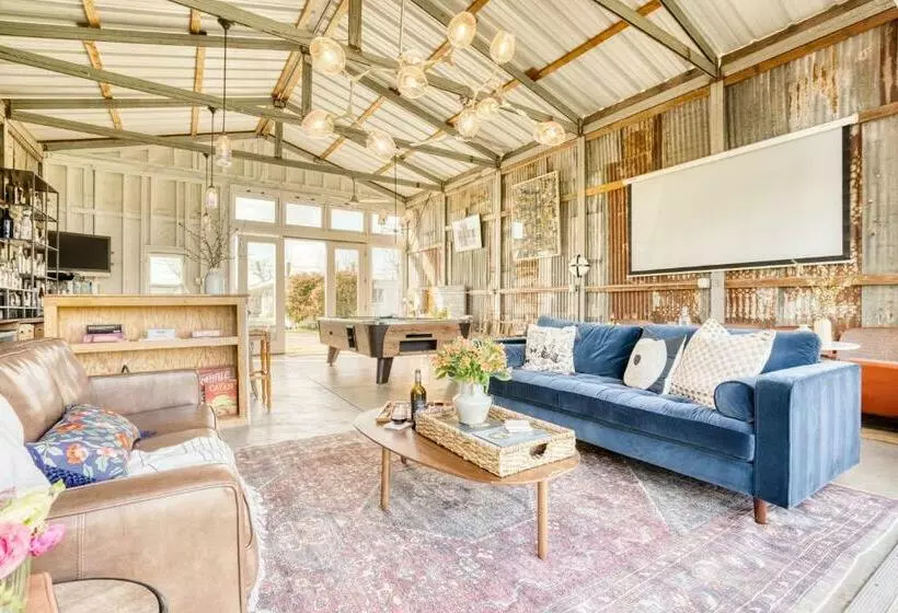 Coppola By Avantstay Explore The Wineries Near This Gorgeous Healdsburg Home W Bar Large Yard