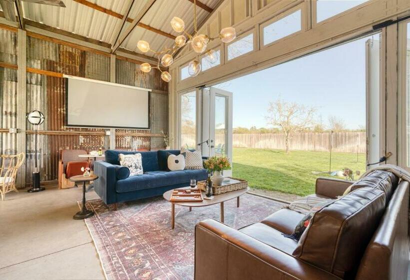 Coppola By Avantstay Explore The Wineries Near This Gorgeous Healdsburg Home W Bar Large Yard