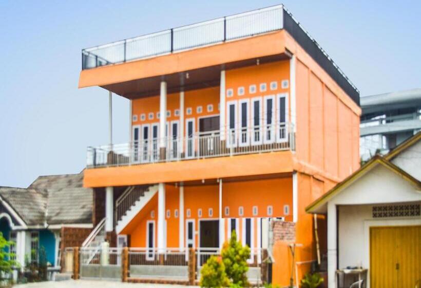 هتل Spot On 91463 Obby Guest House