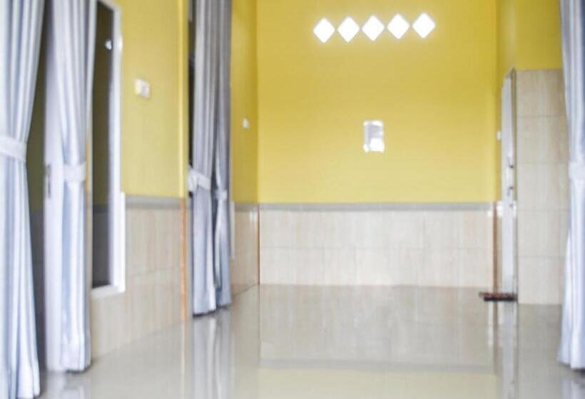 هتل Spot On 91463 Obby Guest House