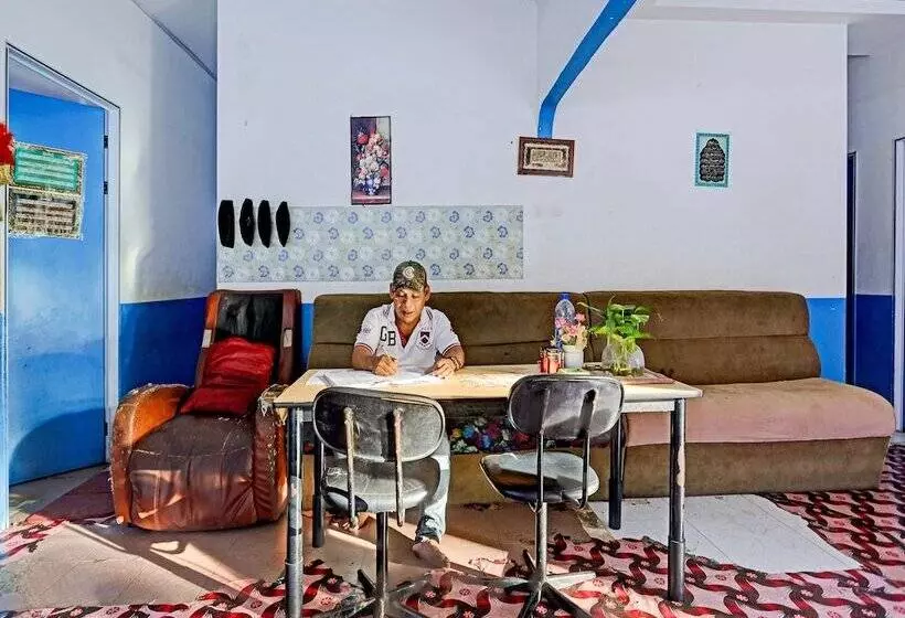 ホテル Spot On 91500 Suci Homestay Syariah