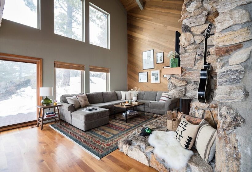 Juniper By Avantstay Incredible Mountainside Home W/ Incredible Lake Views!