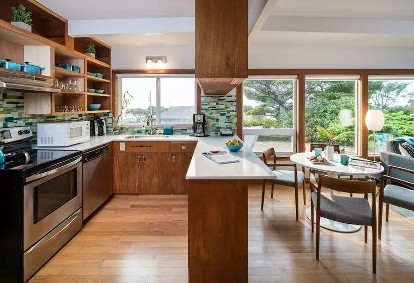 Modern Love By Avantstay Serene Home In Arch Cape W Large Yard In Great Location