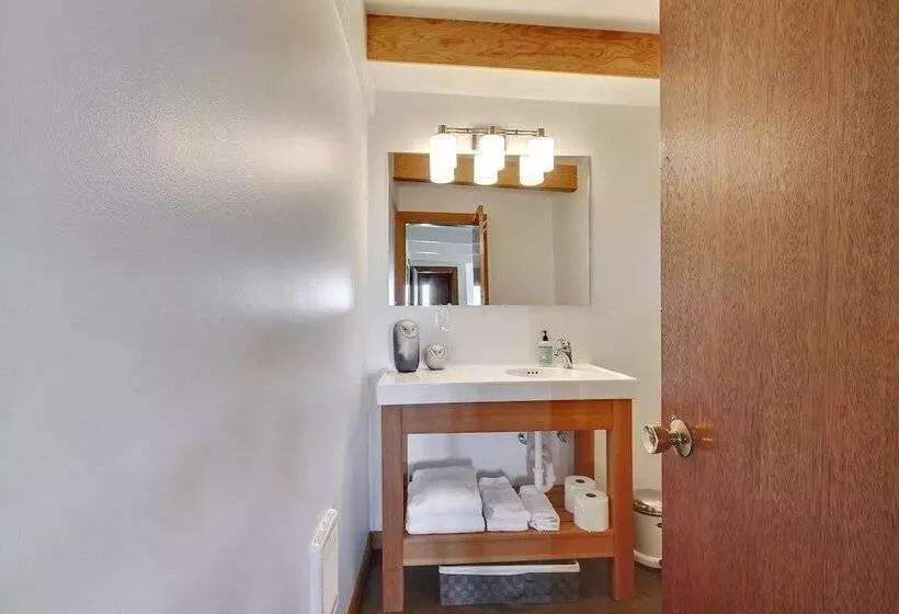 Modern Love By Avantstay Serene Home In Arch Cape W Large Yard In Great Location