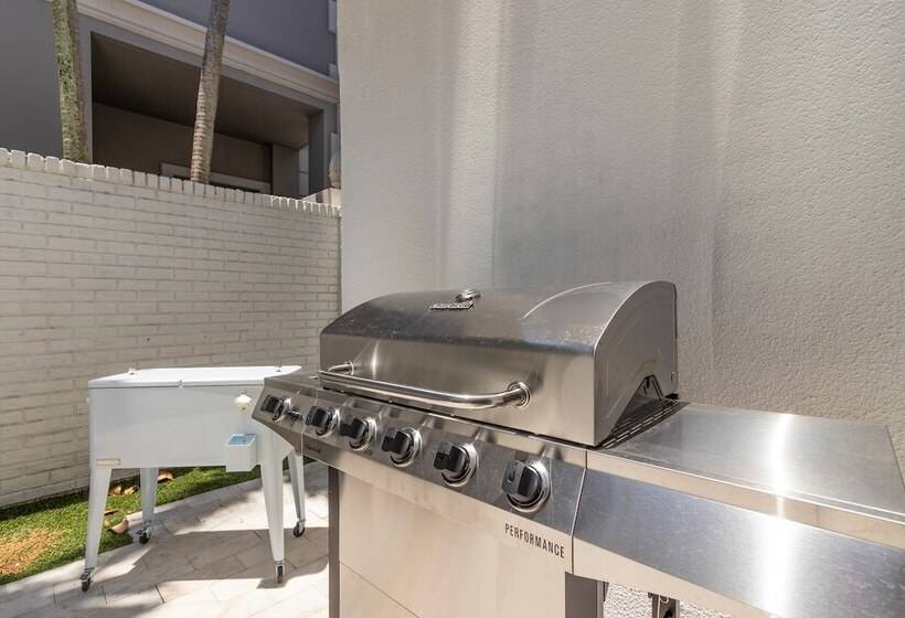 Sea Breeze By Avantstay Across From Fort Lauderdale Beach Pool Out Door Dining Fire Pit