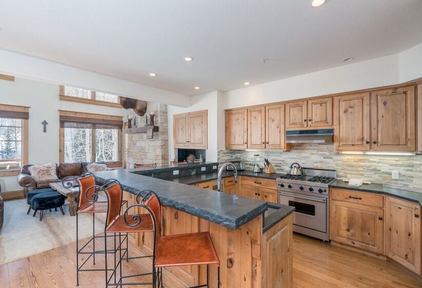 Telemark B By Avantstay Ski In Ski Out At The Heart Of Mountain Village