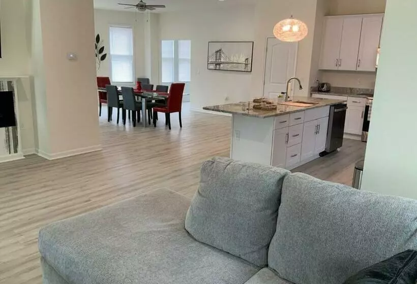 6 Bd 3ba Home Walking Distance To Downtown