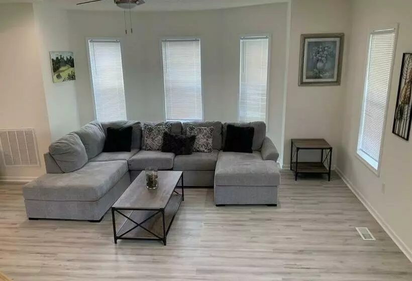 6 Bd 3ba Home Walking Distance To Downtown