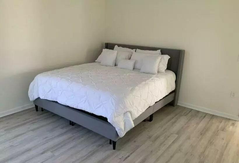 6 Bd 3ba Home Walking Distance To Downtown