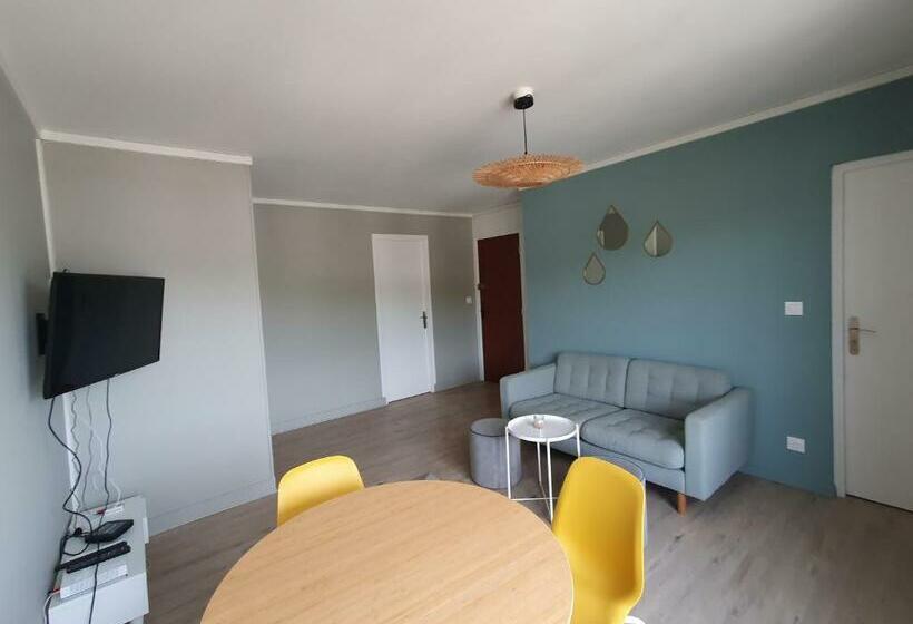 Appartement Spacieux Avec Belle Vue En Haute Ville