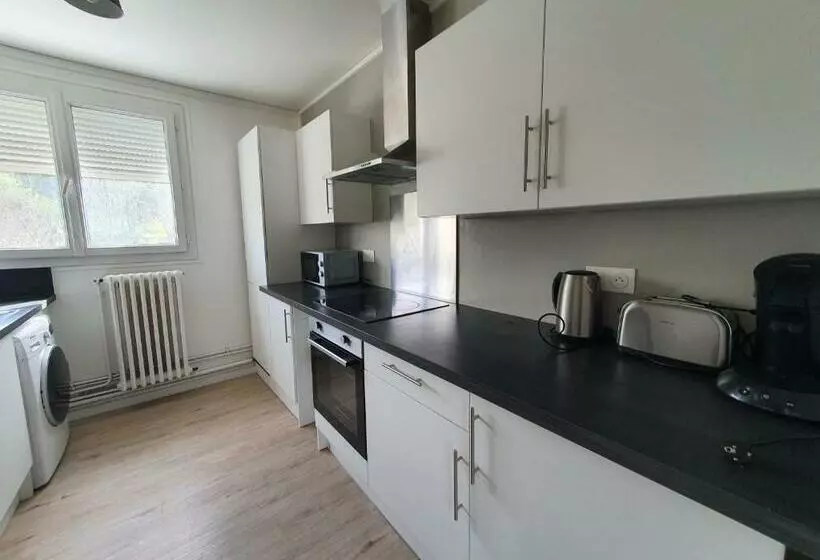 Appartement Spacieux Avec Belle Vue En Haute Ville