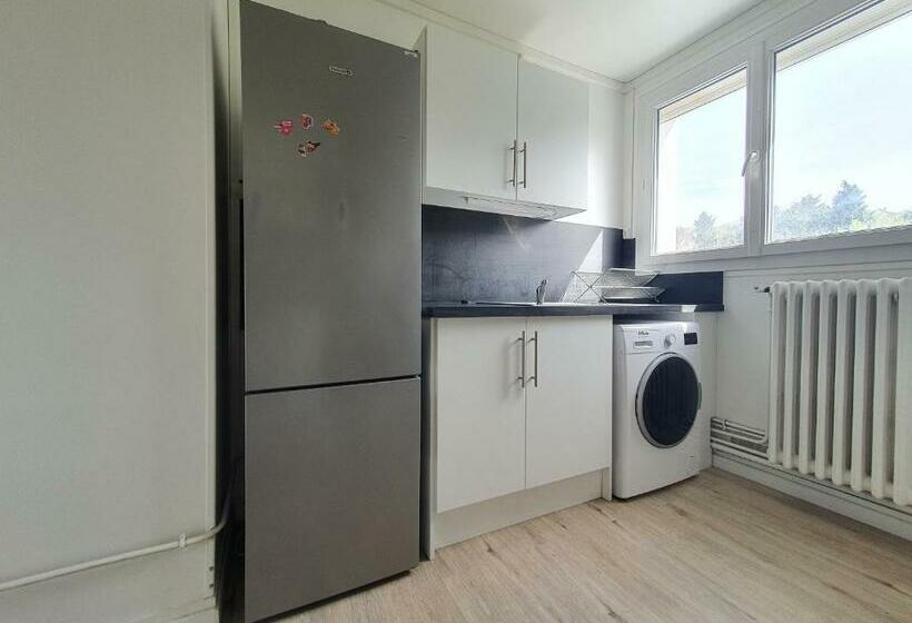 Appartement Spacieux Avec Belle Vue En Haute Ville