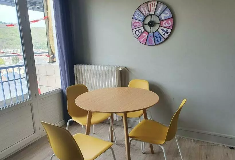 Appartement Spacieux Avec Belle Vue En Haute Ville