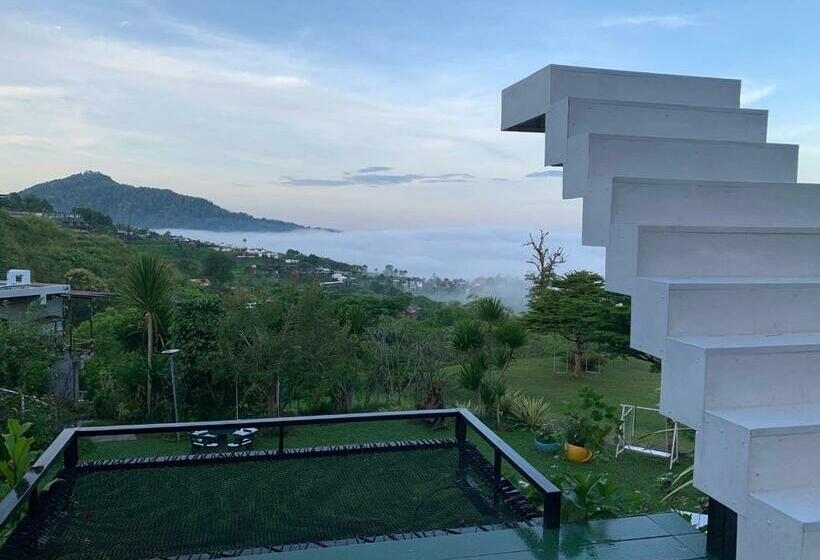 Bed and Breakfast Feel The Fog