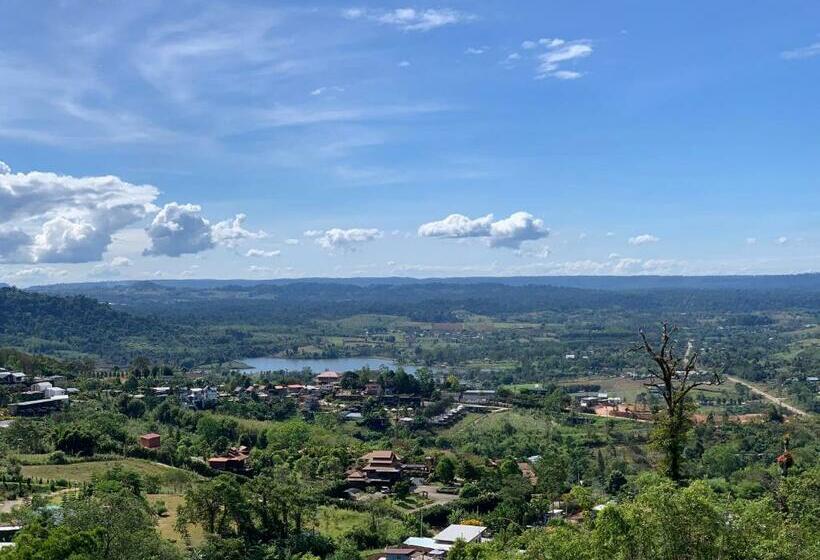 Bed and Breakfast Feel The Fog