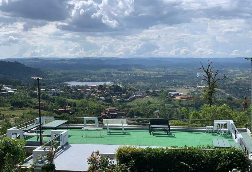 Bed and Breakfast Feel The Fog