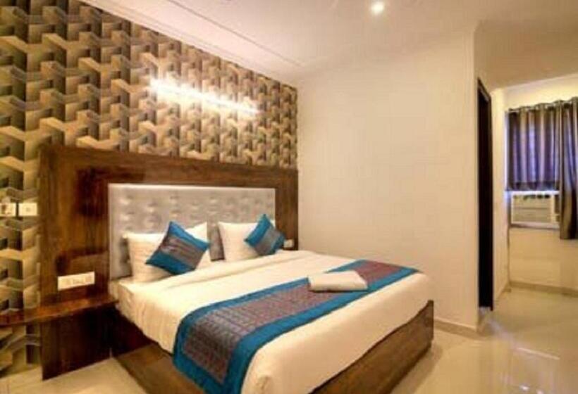 Отель Ark Of Avalon Near Igi Airport New Delhi