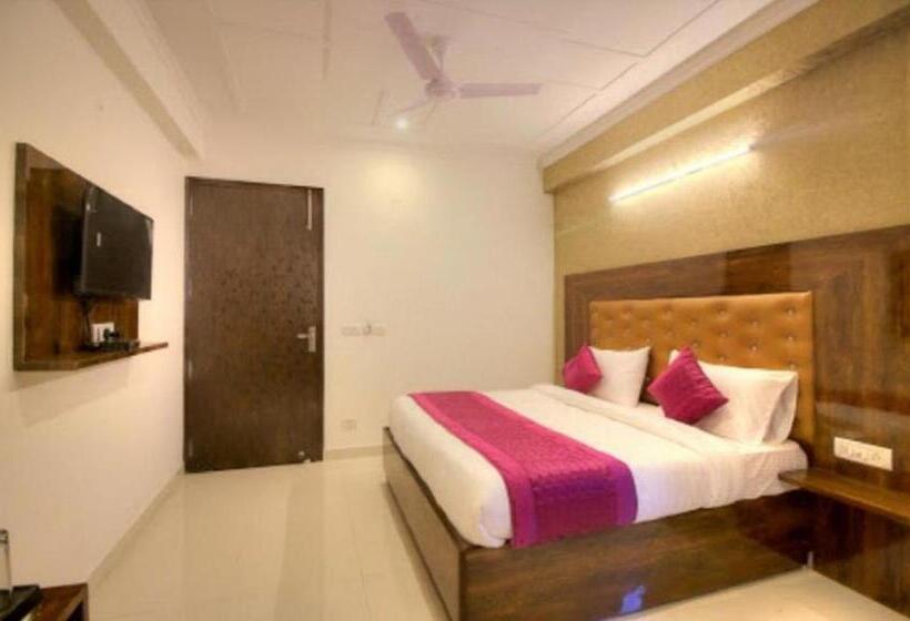 Отель Ark Of Avalon Near Igi Airport New Delhi