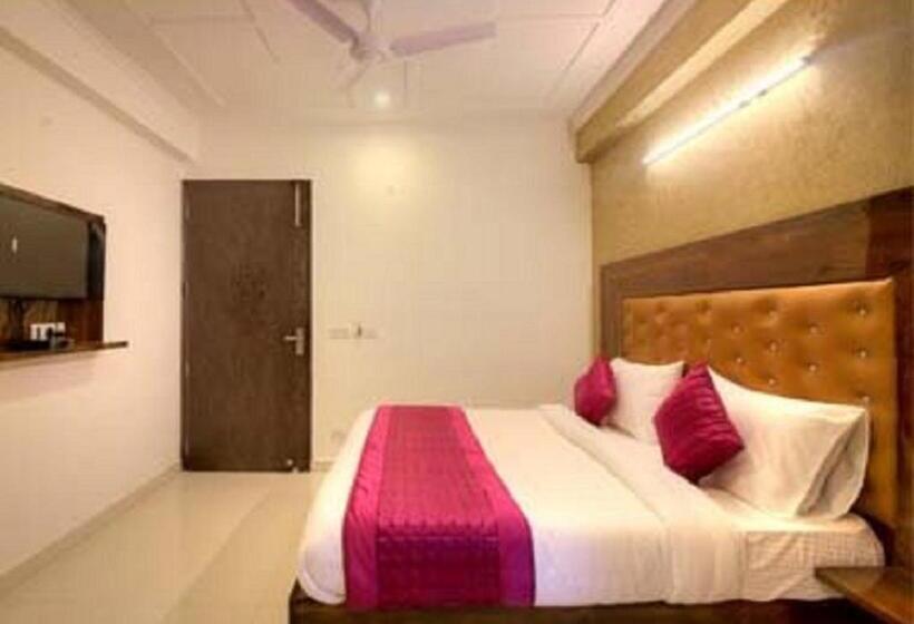 Отель Ark Of Avalon Near Igi Airport New Delhi