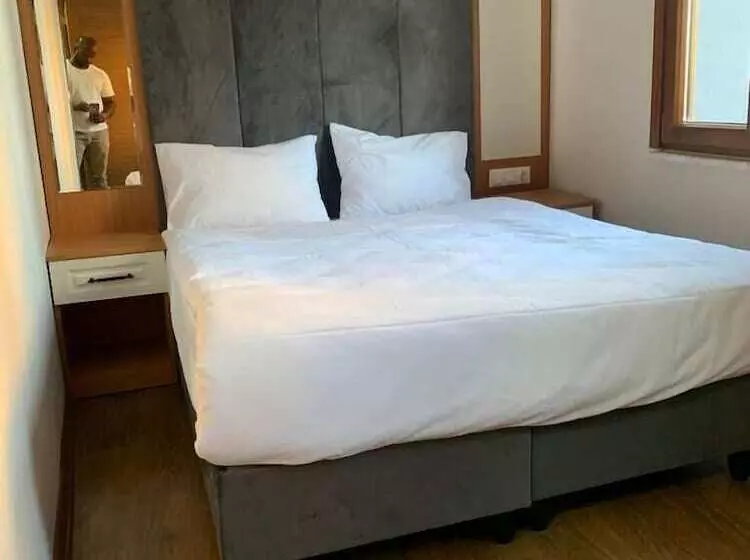 Hradission Otel Kaifa