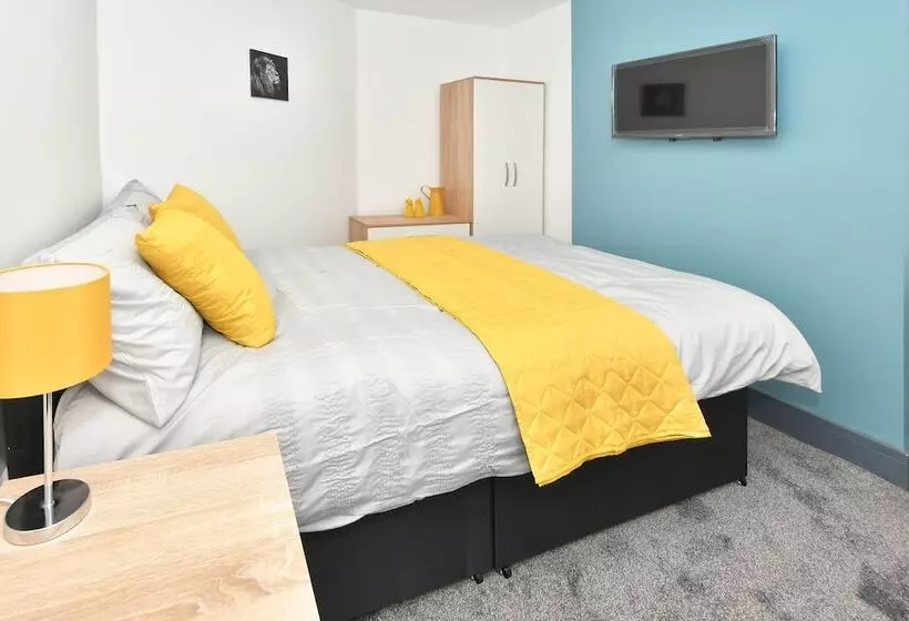 Majatalo Townhouse @ Eastwood Place Stoke