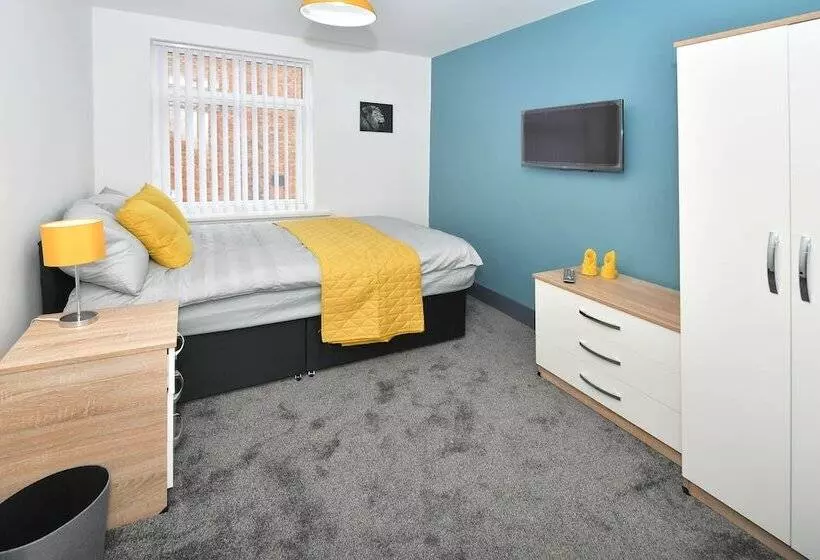 Majatalo Townhouse @ Eastwood Place Stoke