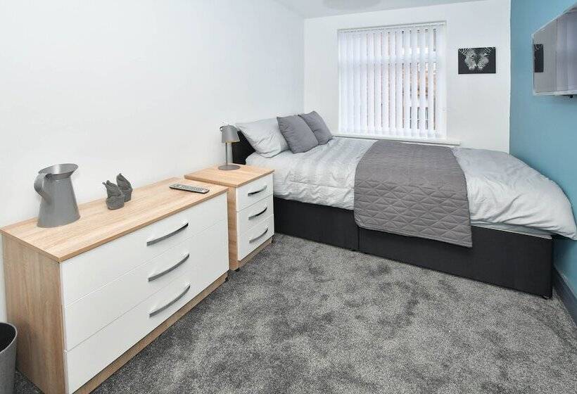 بنسيون Townhouse @ Eastwood Place Stoke